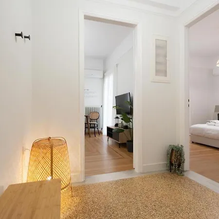 Vibrant Urban Getaway: Modern 1-Bedroom Near Bars, Parks, And Metro Athens Exterior photo