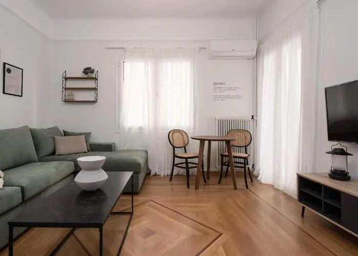 Vibrant Urban Getaway: Modern 1-Bedroom Near Bars, Parks, And Metro
