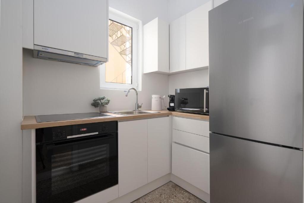 Apartment Vibrant Urban Getaway: Modern 1-bedroom Near Bars, Parks, And Metro