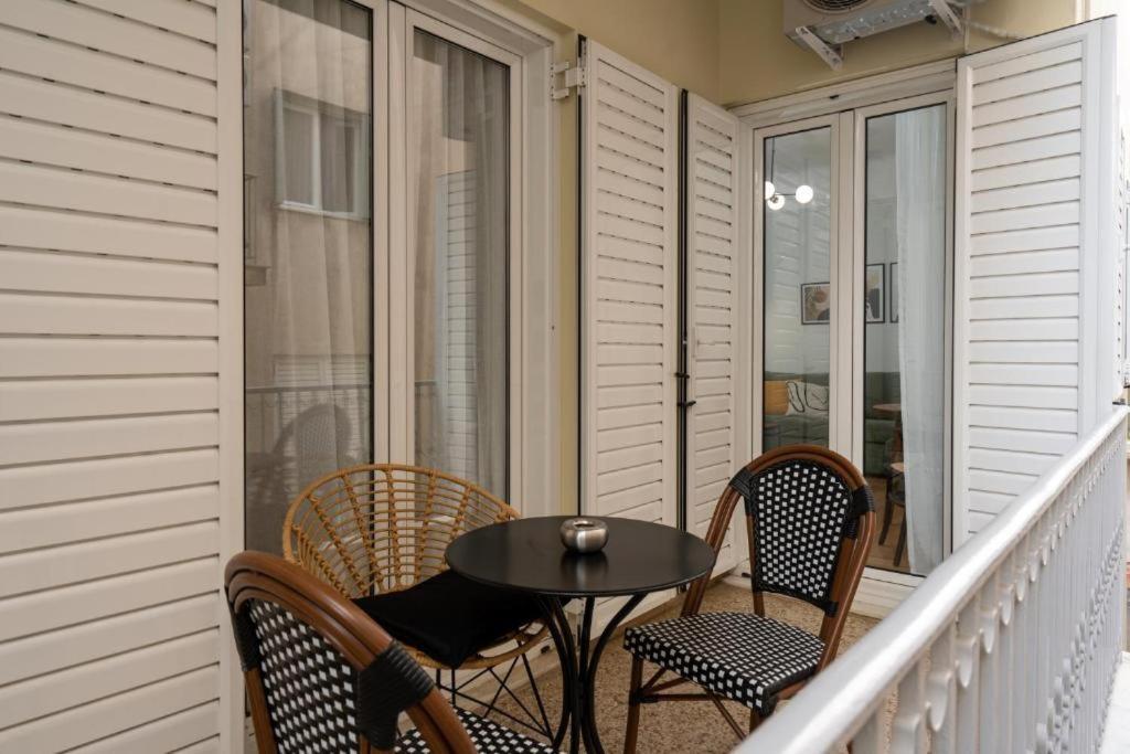 Vibrant Urban Getaway: Modern 1-bedroom Near Bars, Parks, And Metro Apartment
