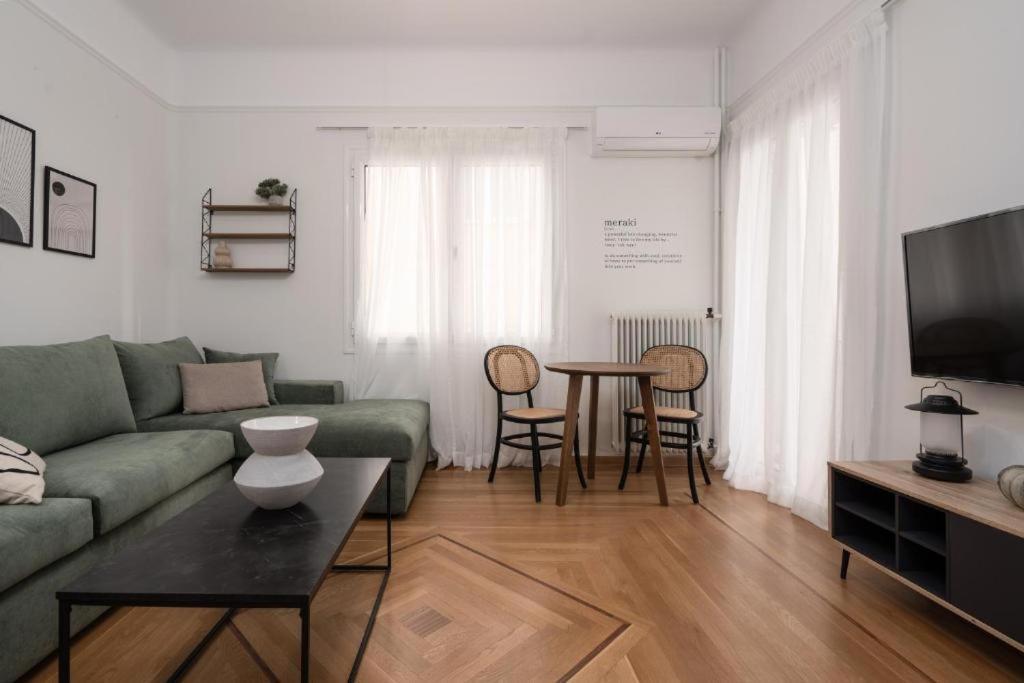 Vibrant Urban Getaway: Modern 1-bedroom Near Bars, Parks, And Metro * Athens